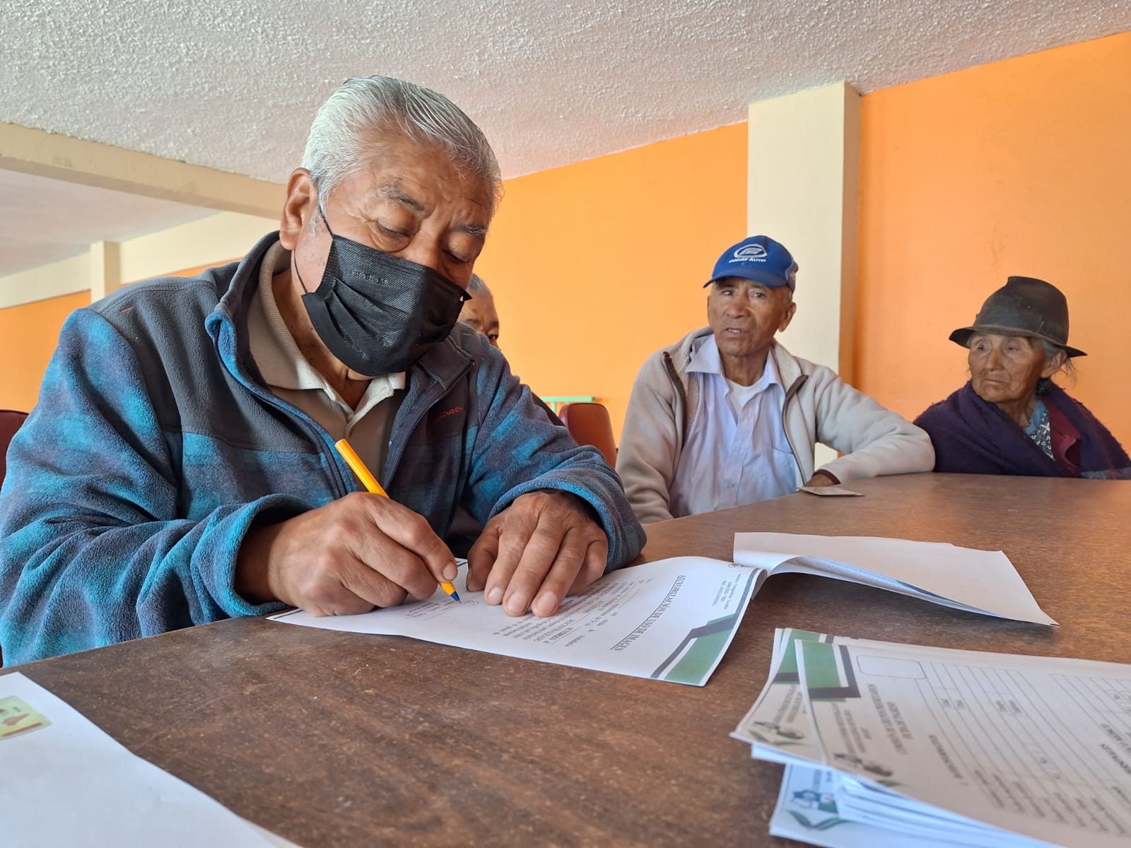 INSCRIPCIÓN DE ADULTOS MAYORES EN EL CASERÍO DE TANGAICHE